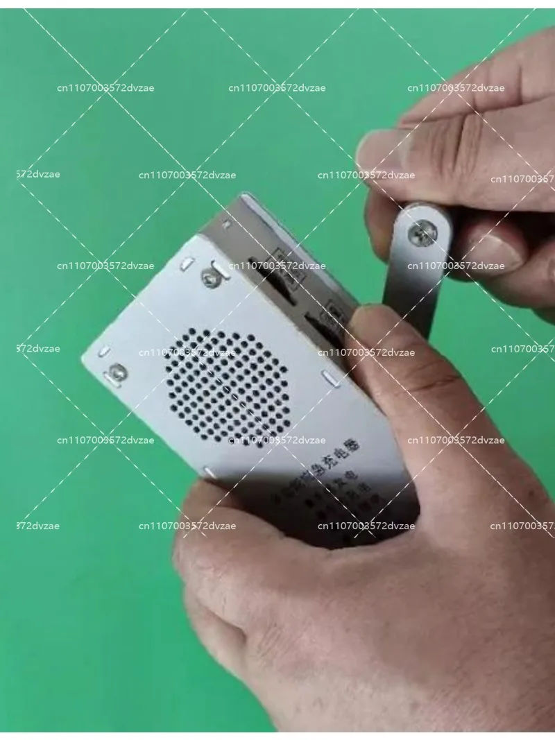 Survival Kit - Radio d'urgence à manivelle avec lampe